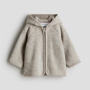 New Wool Blend Fleece Cardigan in Beige
Melange
NWT